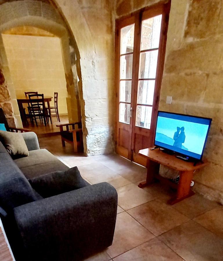 Ta Lucia Farmhouse With Private Pool And Bbq Villa Santa Luċija Buitenkant foto