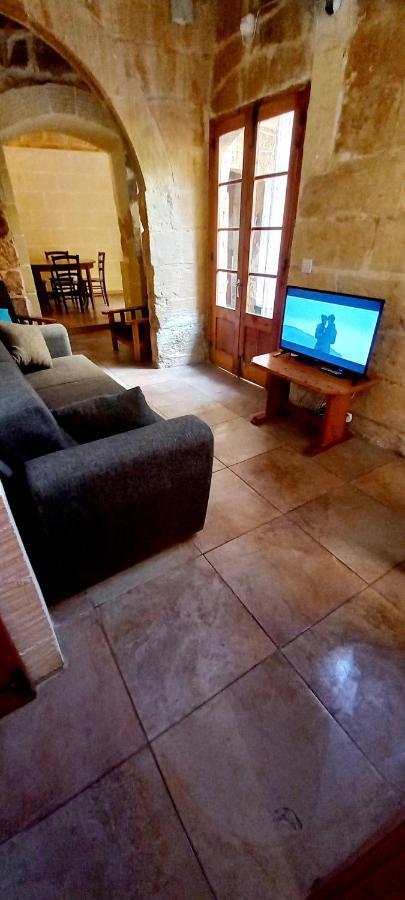 Ta Lucia Farmhouse With Private Pool And Bbq Villa Santa Luċija Buitenkant foto